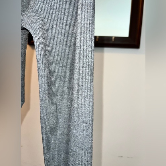 Reebok Ladies V Neck Long Sleeve Top Size Medium - Picture 7 of 8